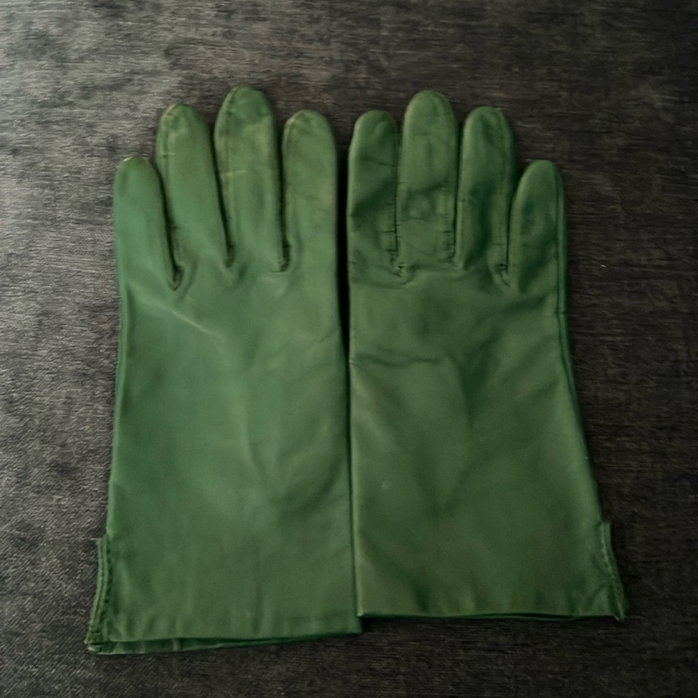 Vintage Green Leather Gloves
